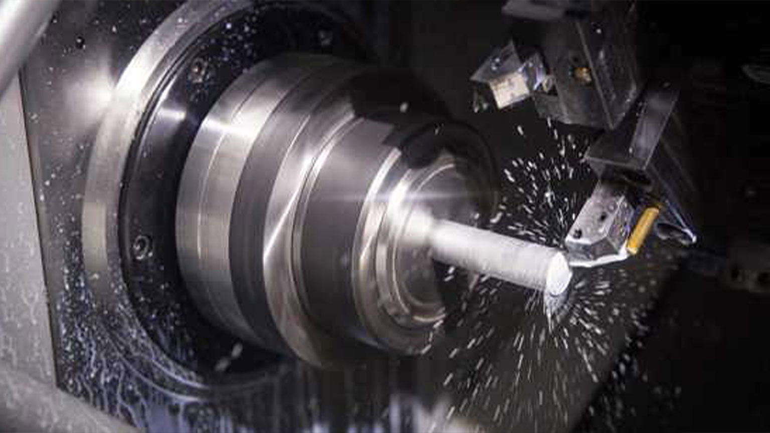 پخزنی (Chamfer) روی قطعه تفلونی؛ حذف لبههای fuzzy و پلیسه پس از تراش