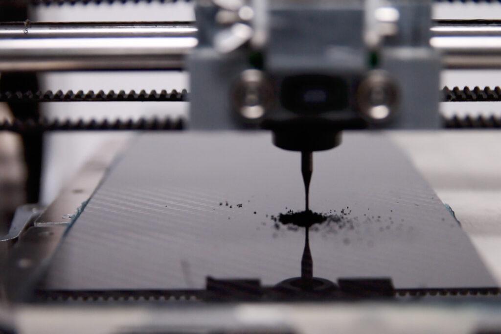 ابزار مناسب برش فیبر نخدار و کامپوزیت؛ کاهش ترک و لبپر در CNC