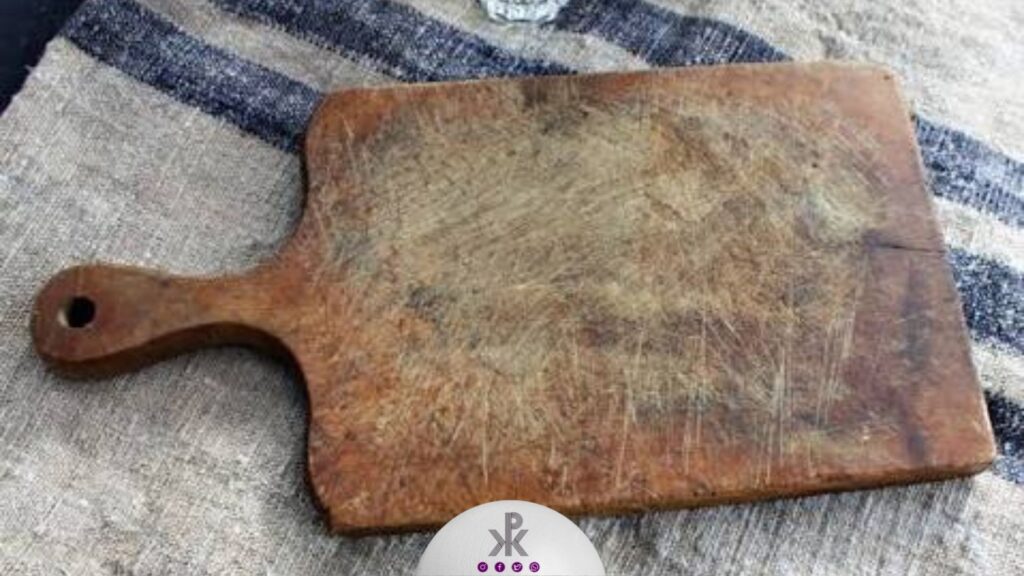 تخته کار/گوشت چوبی فرسوده و ترکخورده در رستوران و قصابی